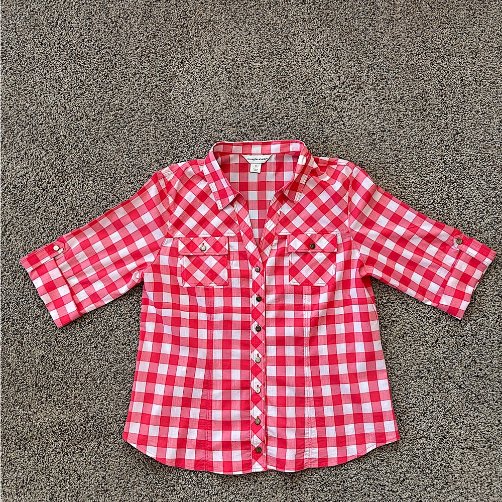 Red and white checkered v-neck, button down blouse. In Excellent Condition! Med.